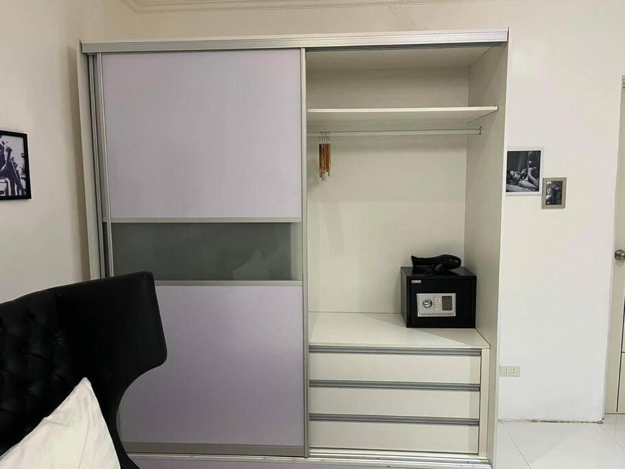 Kandi Big 1 Bedroom King Bed, Free Housekeeping, Wi-Fi Angeles Luaran gambar